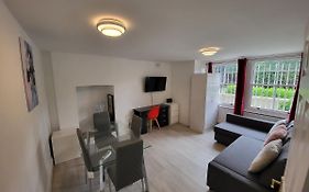 Cosy Apartment By Clapham South Underground!
